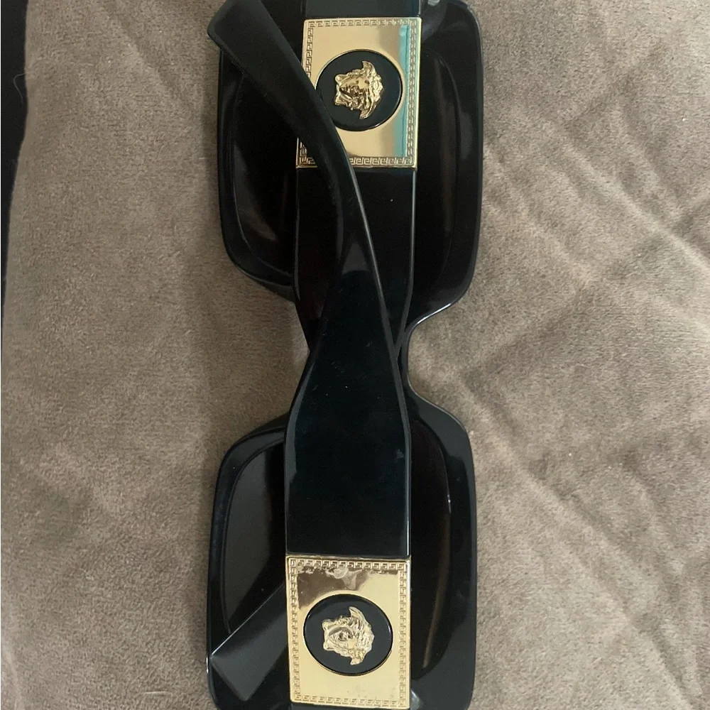Sunglasses - Picture 4 of 4